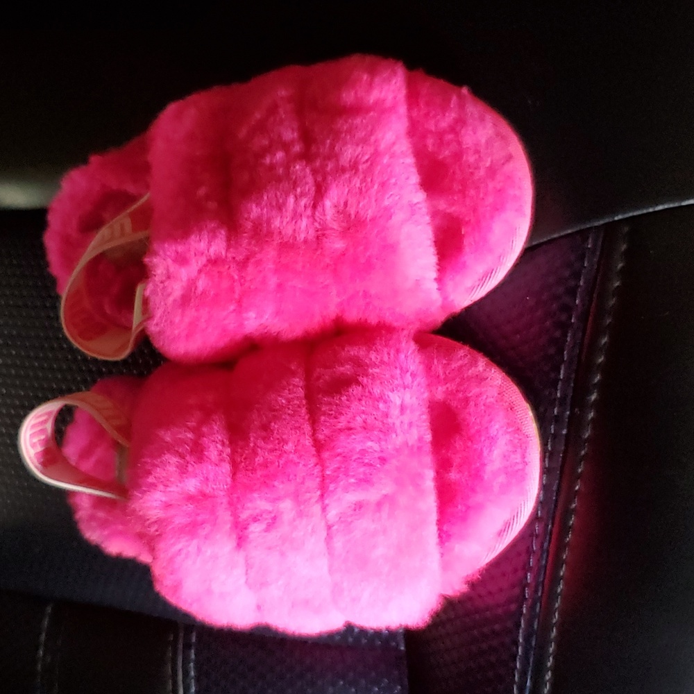 Toddler size 12. Ugg slipper/sandal
